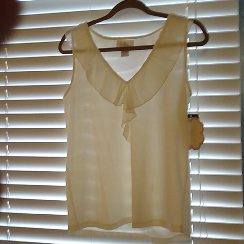 Short set, pajamas or every day. Off white, brand new. Made by Softies.